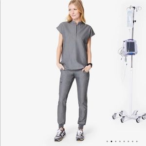 FIGS Rafaela Mandarin Collar Scrub Top Size M